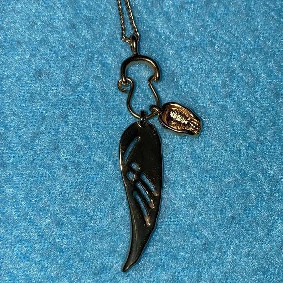 SKULL charm with red stone eyes on a wing charm holder adjustable chain necklace - Picture 4 of 5